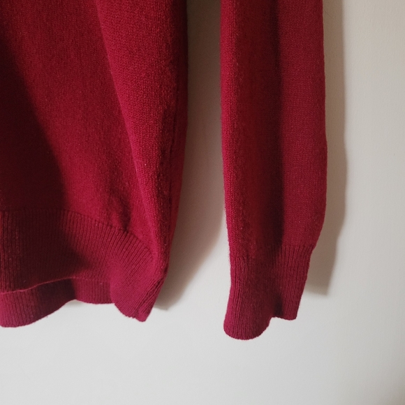 Vintage Pringle of Scotland Wool Deep Red Logo Crest V-neck Knit Sweater - Picture 6 of 7